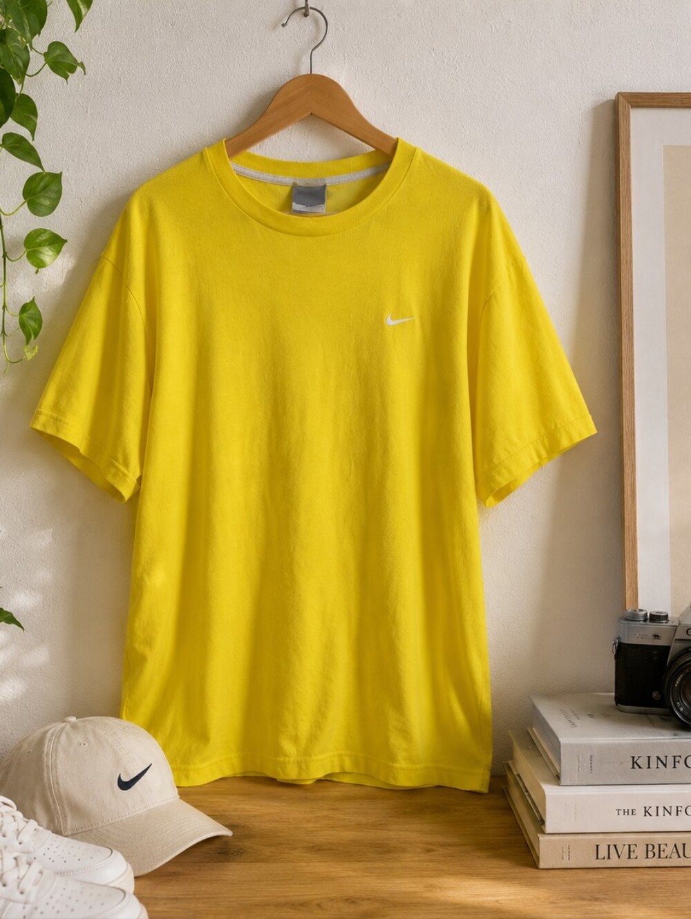 Nike Men's Yellow Short Sleeve T-Shirt Size XL